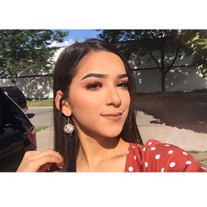 Meet your Posher, Cassandra